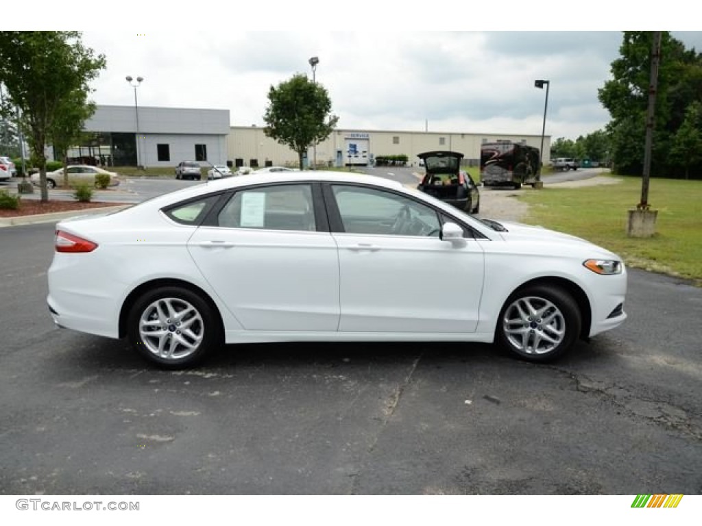 2013 Fusion SE - Oxford White / Dune photo #4