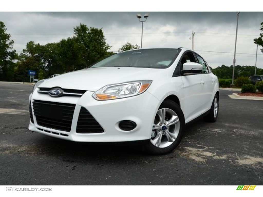 Oxford White 2014 Ford Focus SE Sedan Exterior Photo #84124112