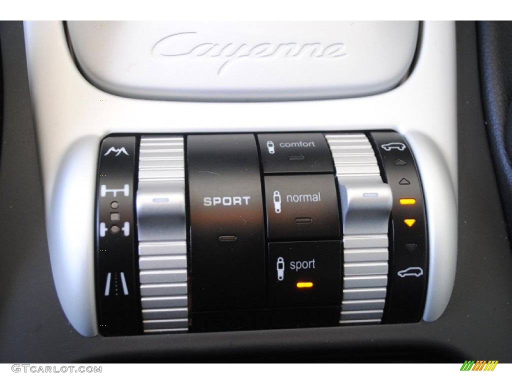 2008 Porsche Cayenne GTS Controls Photo #84127301