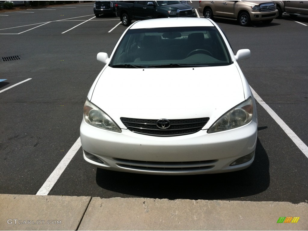 2003 Camry XLE - Super White / Stone photo #2