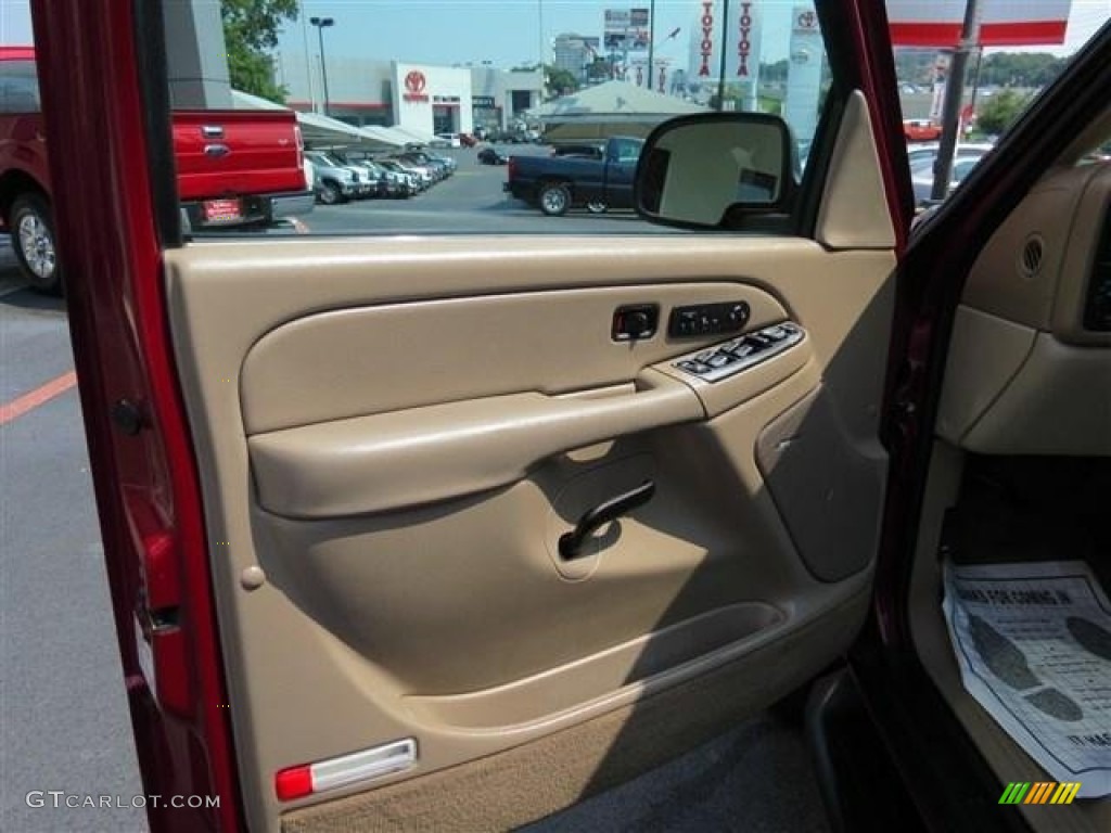 2004 Suburban 1500 - Sport Red Metallic / Tan/Neutral photo #10