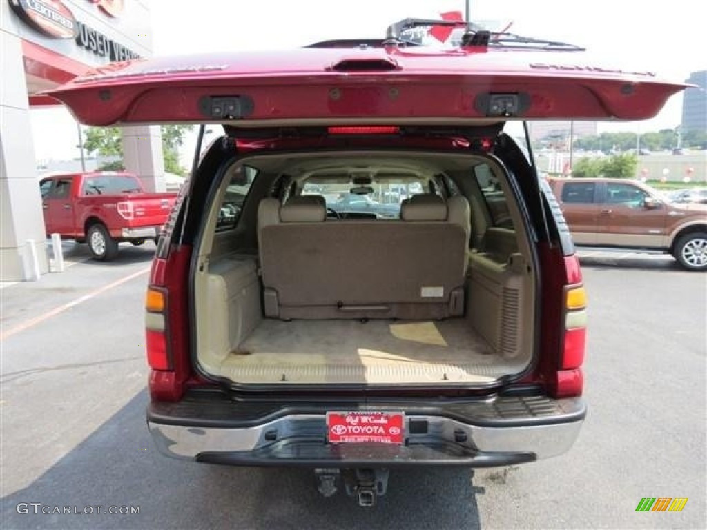 2004 Suburban 1500 - Sport Red Metallic / Tan/Neutral photo #15