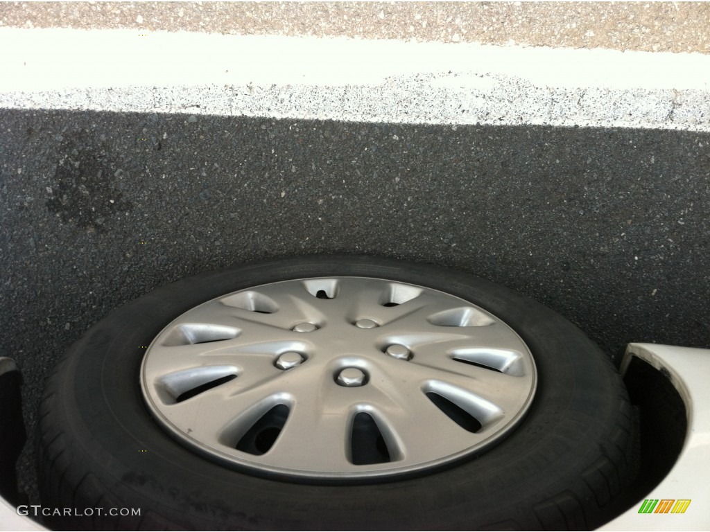 2003 Camry XLE - Super White / Stone photo #11