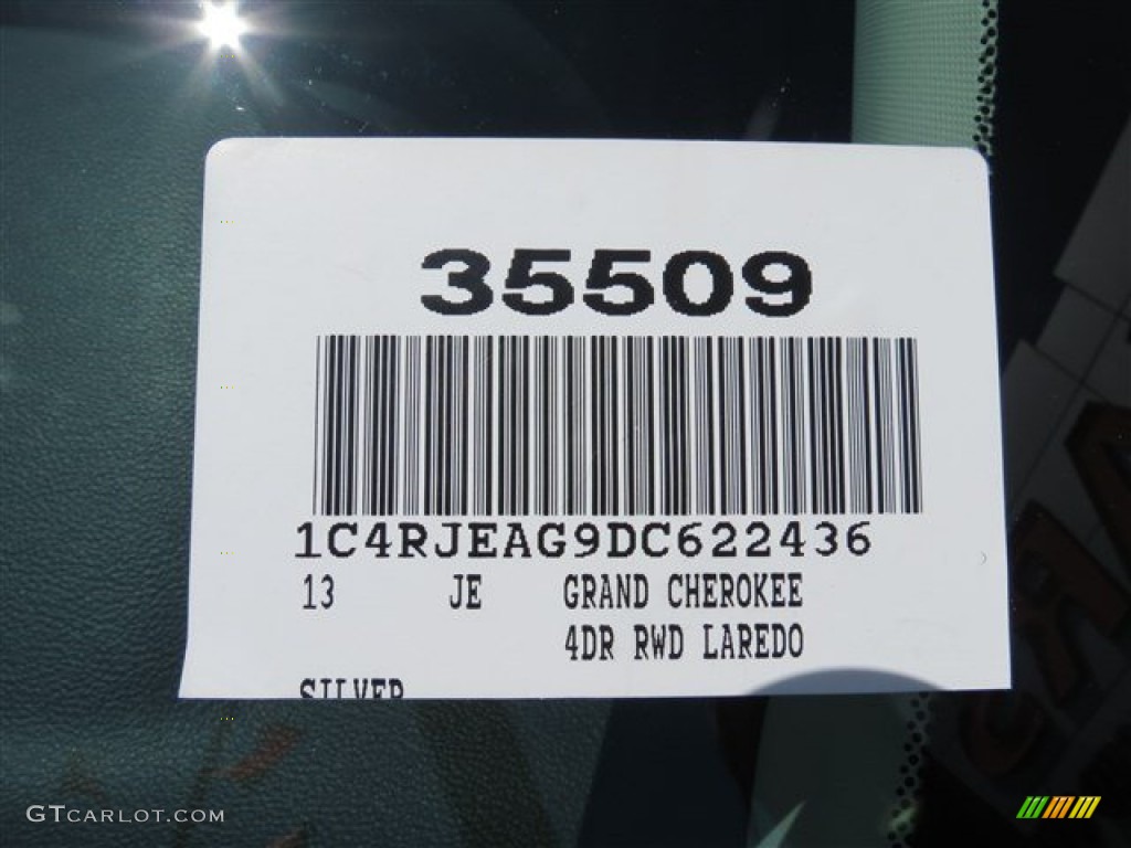 2013 Grand Cherokee Laredo - Bright Silver Metallic / Black photo #19