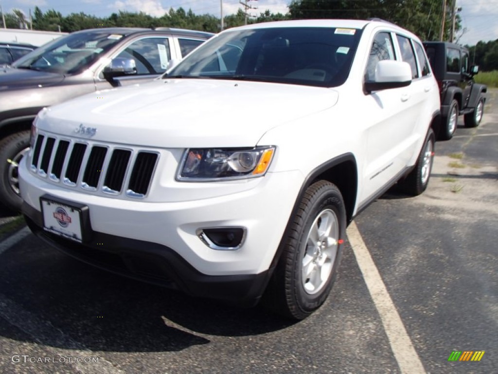 2014 Grand Cherokee Laredo 4x4 - Bright White / Morocco Black photo #1