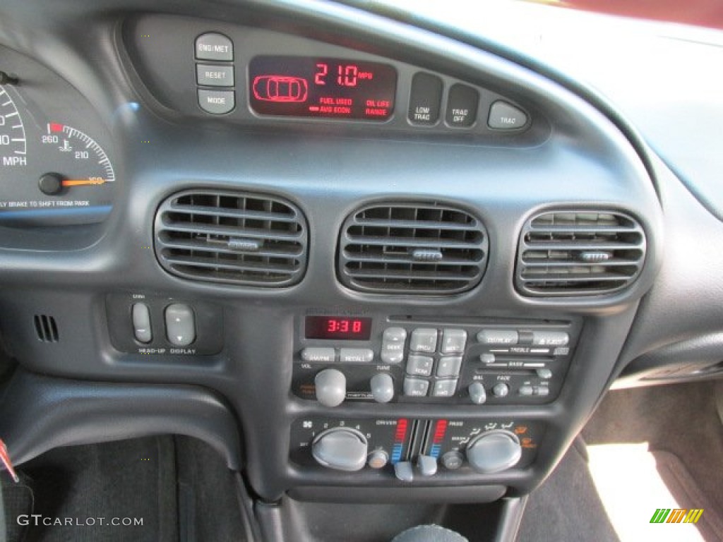 2003 Pontiac Grand Prix GT Sedan Controls Photo #84137935