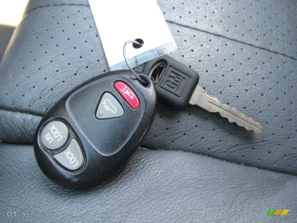 2003 Pontiac Grand Prix GT Sedan Keys Photos
