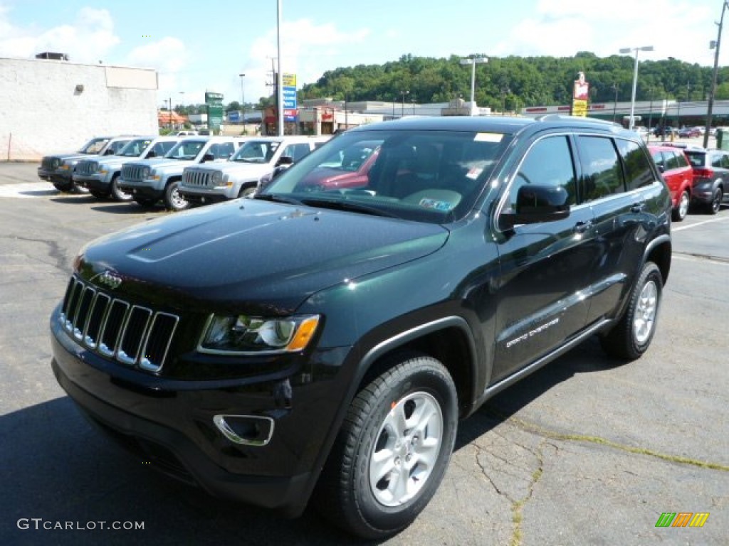 2014 Grand Cherokee Laredo 4x4 - Black Forest Green Pearl / New Zealand Black/Light Frost photo #1