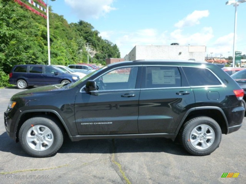 2014 Grand Cherokee Laredo 4x4 - Black Forest Green Pearl / New Zealand Black/Light Frost photo #2