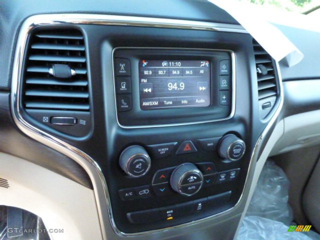 2014 Grand Cherokee Laredo 4x4 - Black Forest Green Pearl / New Zealand Black/Light Frost photo #19