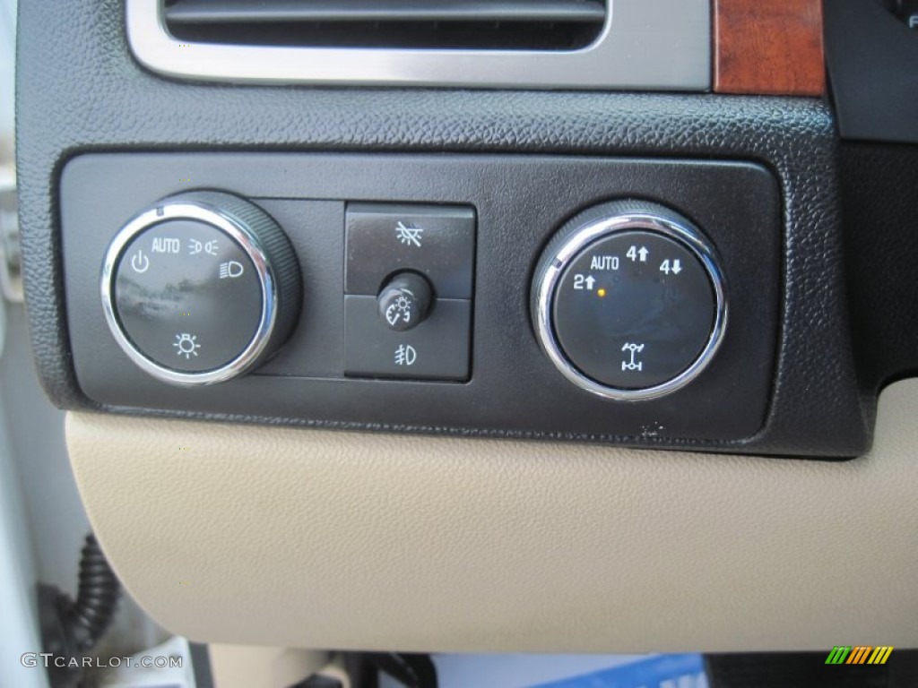 2008 Chevrolet Suburban 2500 LT 4x4 Controls Photo #84140184
