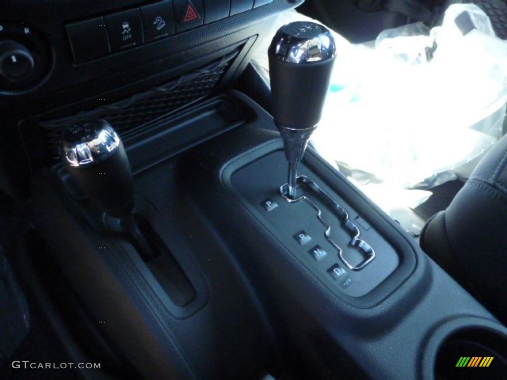 2014 Jeep Wrangler Unlimited Sport S 4x4 5 Speed Automatic Transmission Photo #84140343