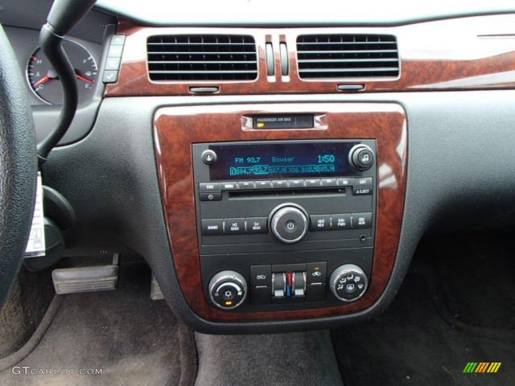 2008 Chevrolet Impala LT Controls Photo #84140850