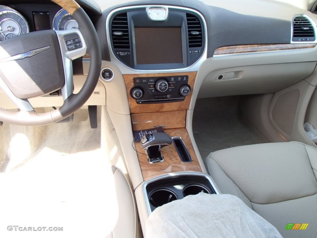 2013 300 C - Luxury Brown Pearl / Dark Frost Beige/Light Frost Beige photo #4