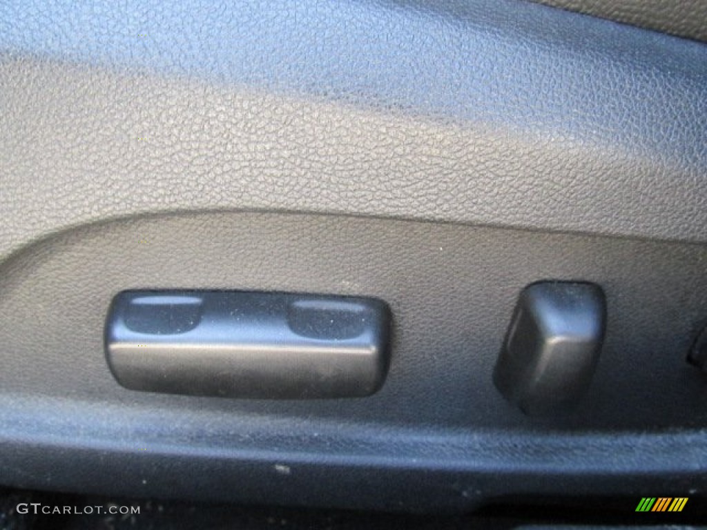 2012 Sonata SE - Iridescent Silver Blue Pearl / Black photo #11