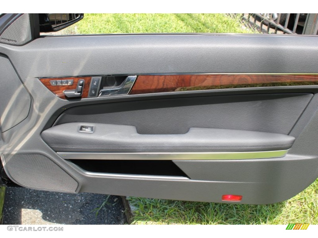 2011 Mercedes-Benz E 550 Cabriolet Black Door Panel Photo #84144486