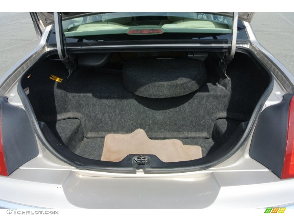 2000 Lincoln Town Car Signature Trunk Photos