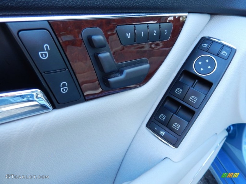 2010 Mercedes-Benz C 300 Luxury Controls Photo #84151191