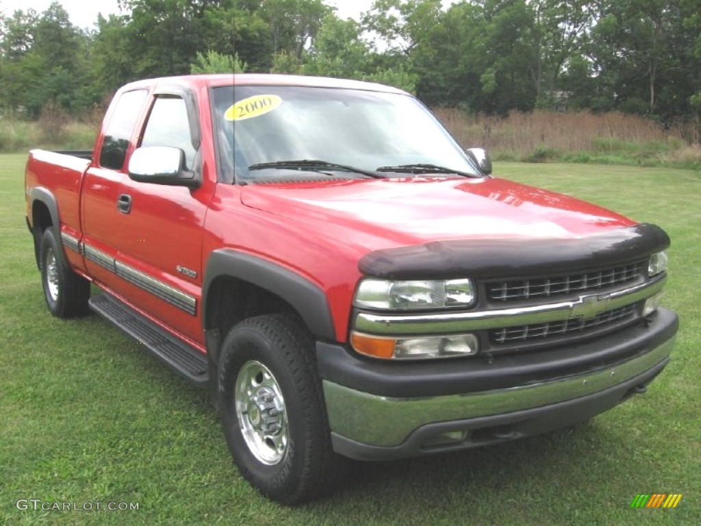 2000 Silverado 2500 LT Extended Cab 4x4 - Victory Red / Graphite photo #1