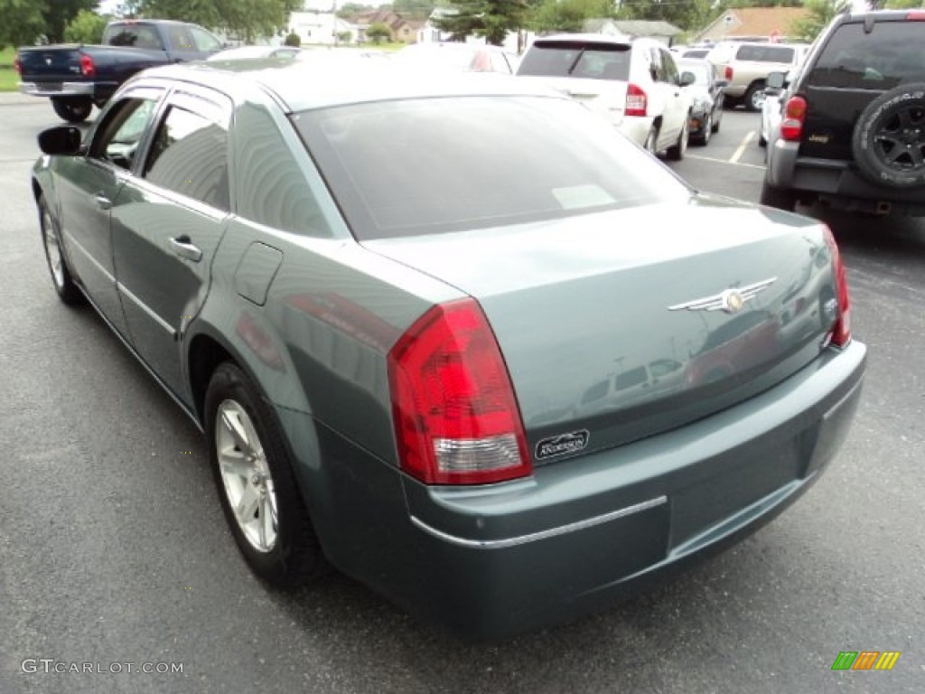 2006 300 Touring - Magnesium Pearlcoat / Dark Slate Gray/Light Graystone photo #3