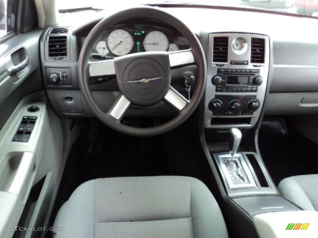 2006 300 Touring - Magnesium Pearlcoat / Dark Slate Gray/Light Graystone photo #4