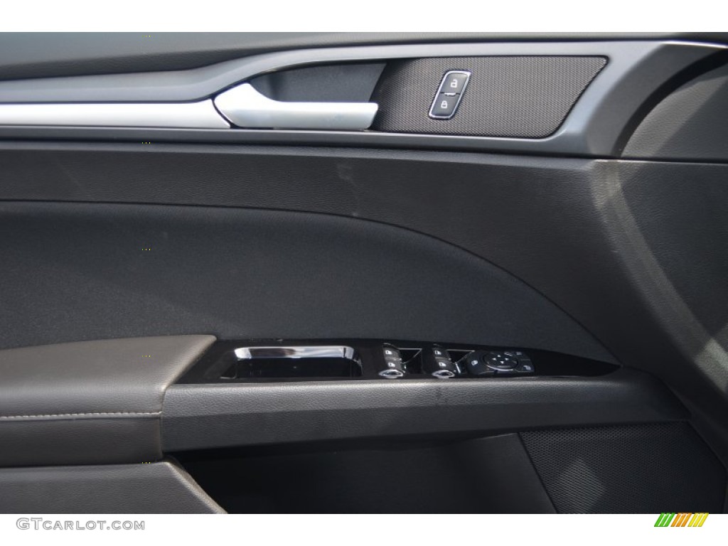 2013 Fusion SE - Ingot Silver Metallic / Charcoal Black photo #4