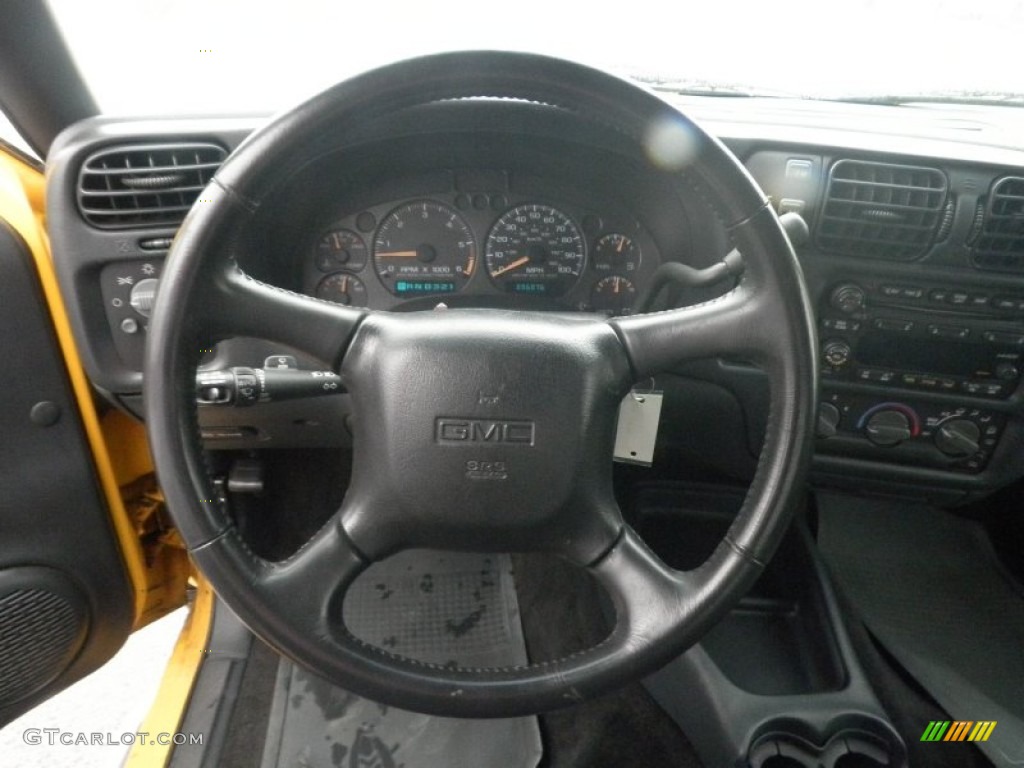 2002 GMC Sonoma SLS Extended Cab 4x4 Graphite Steering Wheel Photo #84158163
