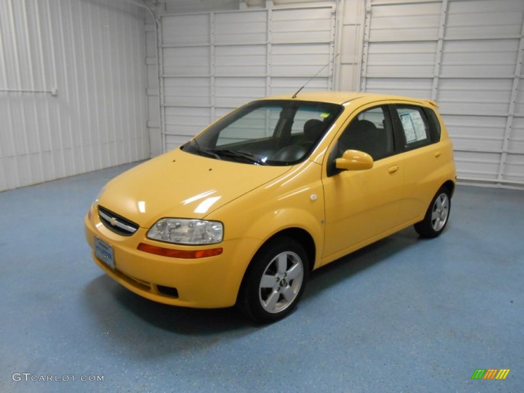 2008 Aveo Aveo5 LS - Summer Yellow / Charcoal photo #2