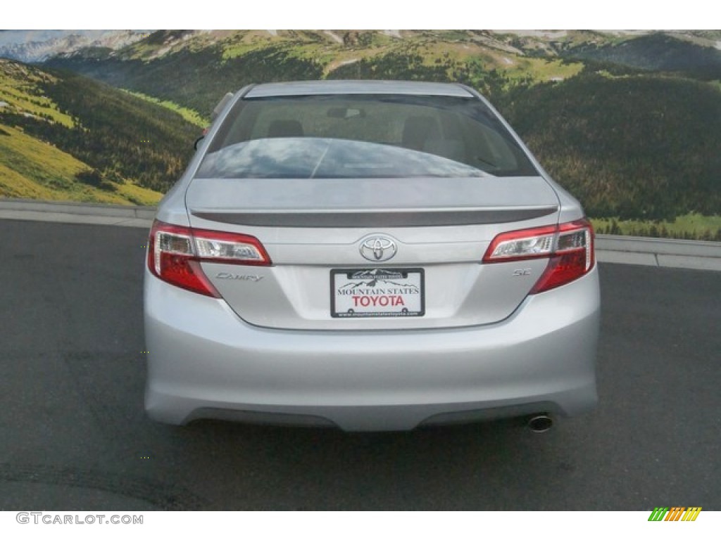 2013 Camry SE - Classic Silver Metallic / Black photo #4