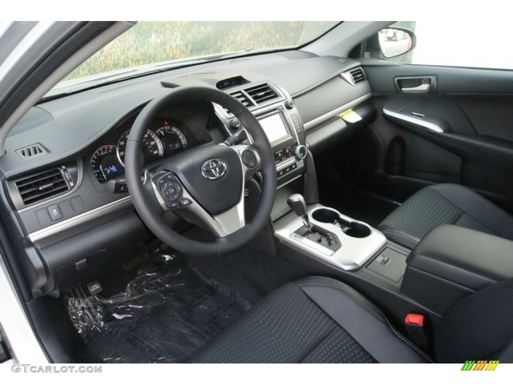 2013 Camry SE - Classic Silver Metallic / Black photo #5