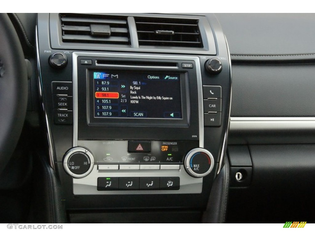 2013 Camry SE - Classic Silver Metallic / Black photo #6