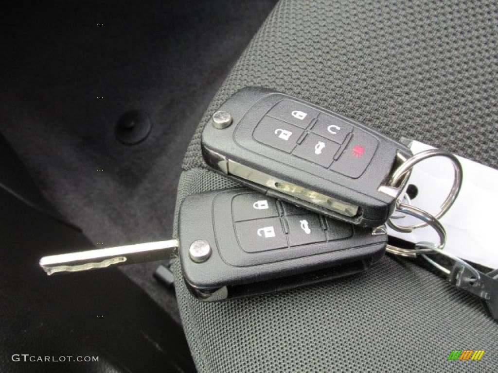 2011 Chevrolet Cruze LT Keys Photos