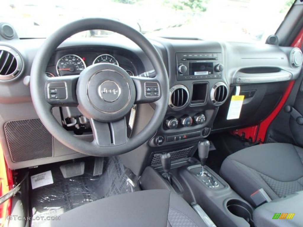 Black Interior 2014 Jeep Wrangler Unlimited Sport 4x4 Photo #84167075