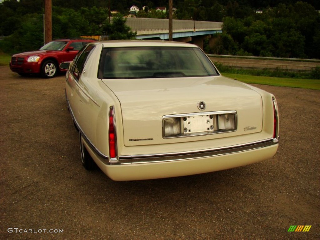 1996 DeVille Sedan - White / Beige photo #4