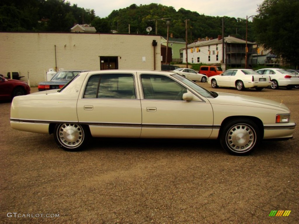 1996 DeVille Sedan - White / Beige photo #8