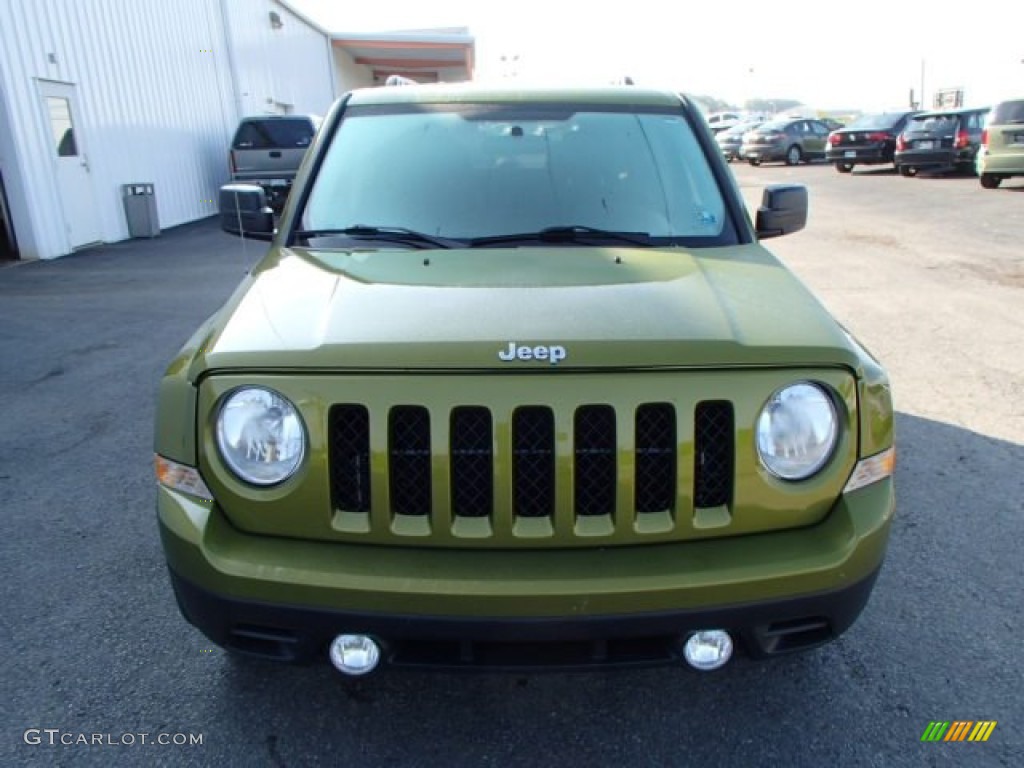 2012 Patriot Latitude 4x4 - Rescue Green Metallic / Dark Slate Gray photo #3