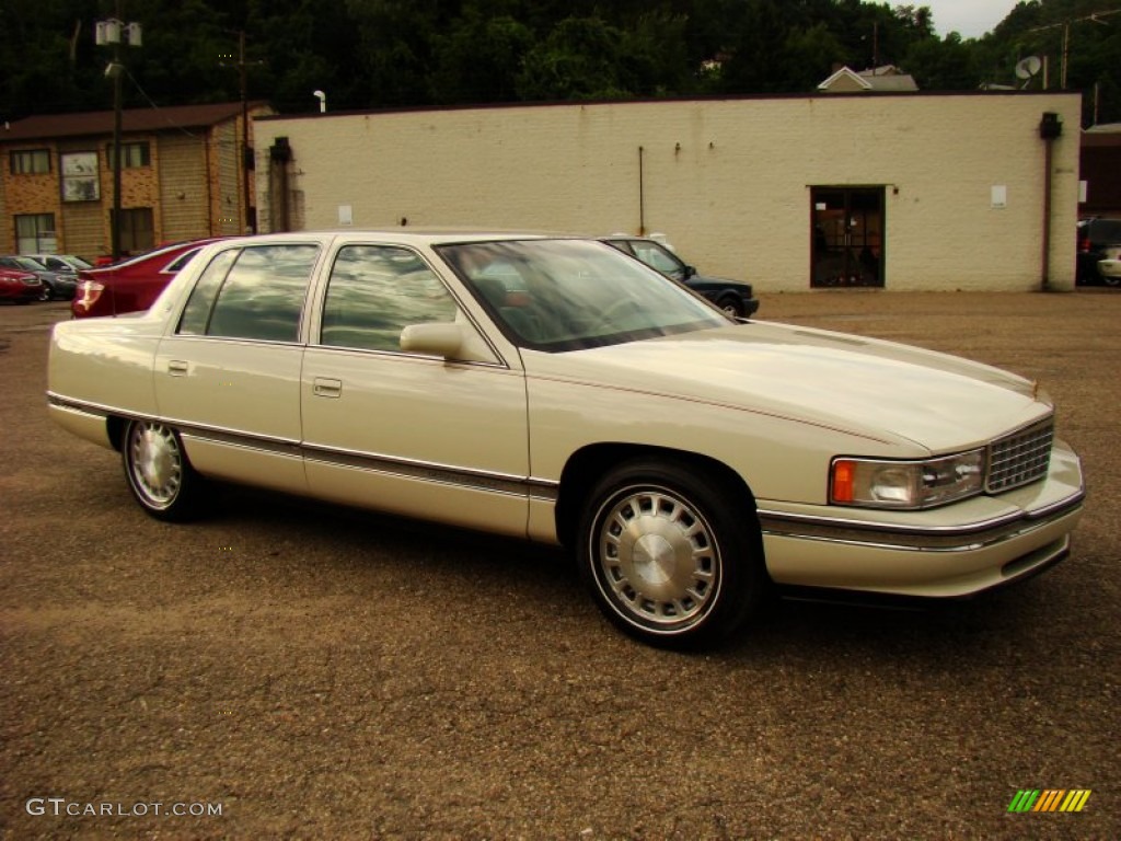 1996 DeVille Sedan - White / Beige photo #9