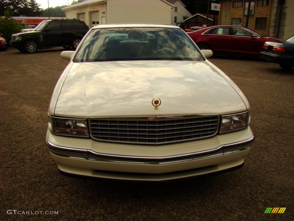 1996 DeVille Sedan - White / Beige photo #11