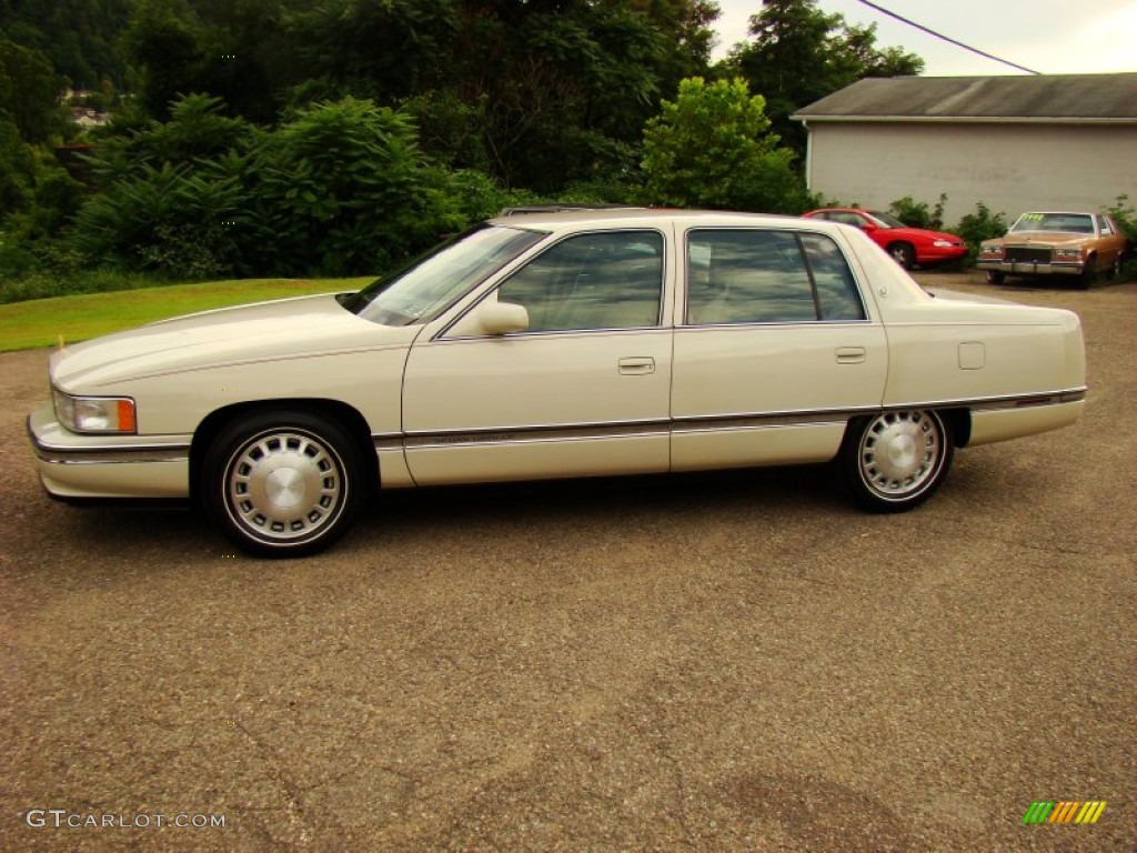 1996 DeVille Sedan - White / Beige photo #14