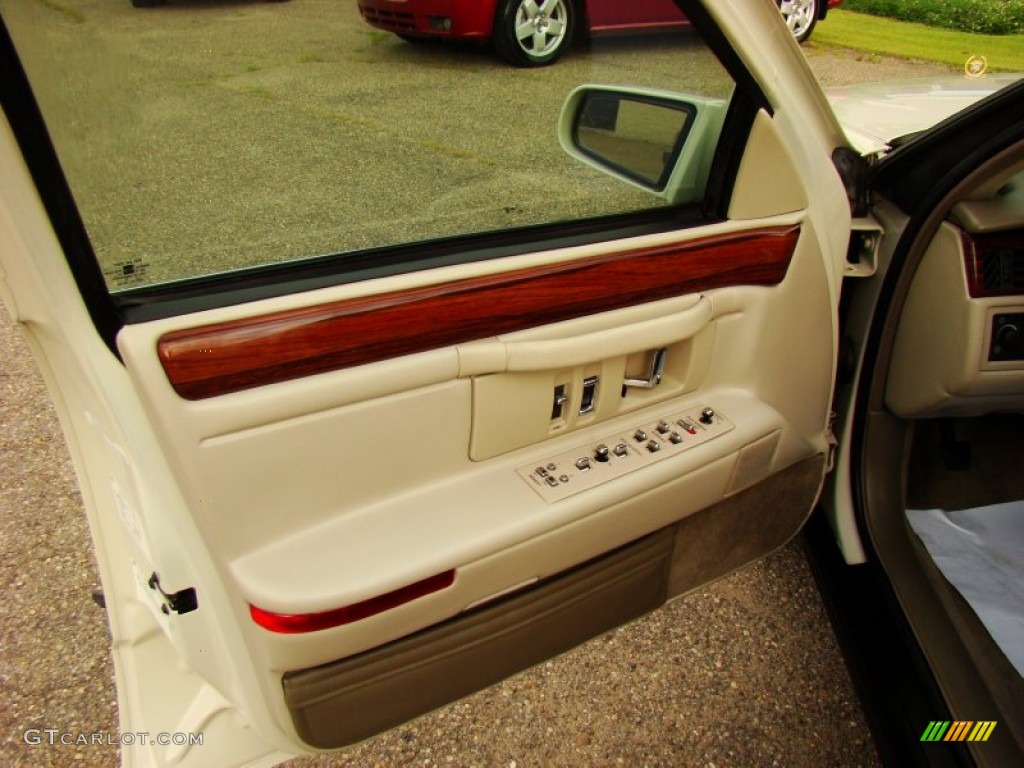 1996 DeVille Sedan - White / Beige photo #16