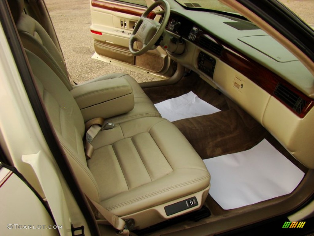 1996 DeVille Sedan - White / Beige photo #23