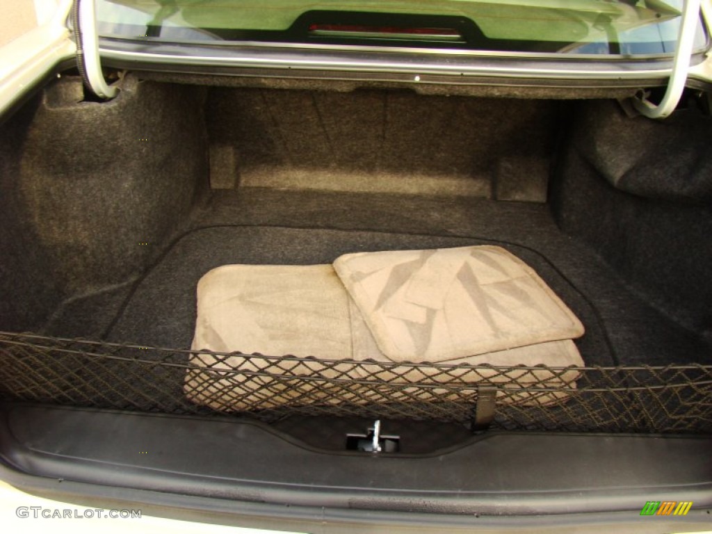 1996 DeVille Sedan - White / Beige photo #25