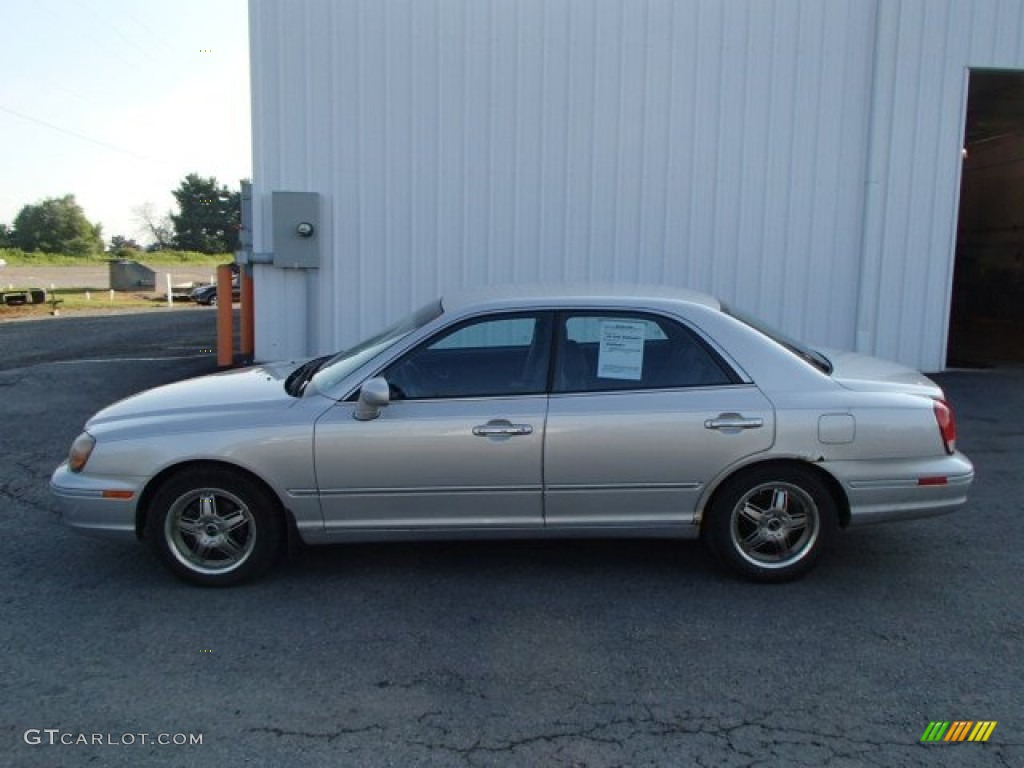 2002 XG350 Sedan - Titanium Silver / Black photo #1