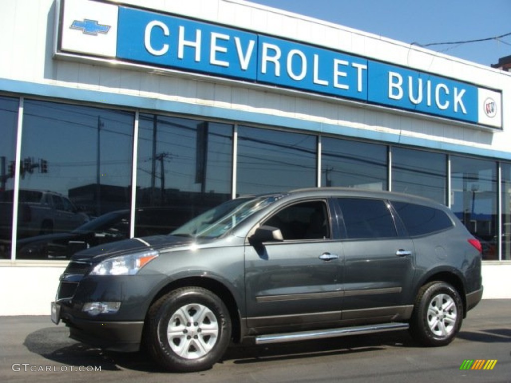 2010 Traverse LS AWD - Cyber Gray Metallic / Dark Gray/Light Gray photo #1