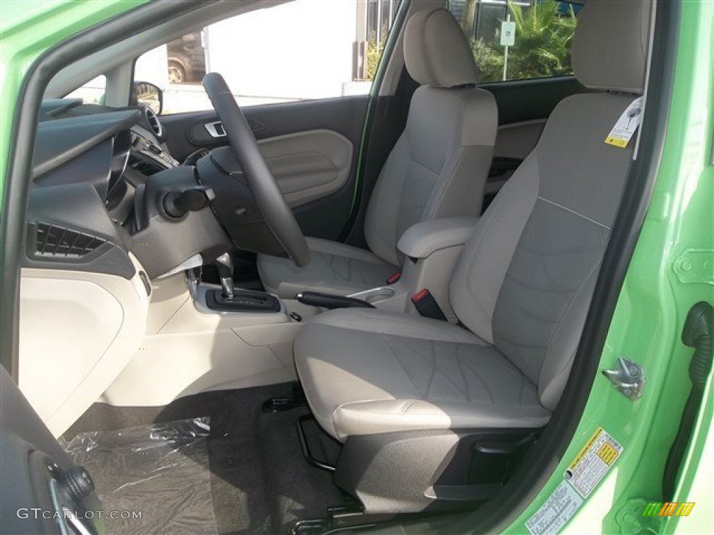 2014 Fiesta SE Sedan - Green Envy / Medium Light Stone photo #16