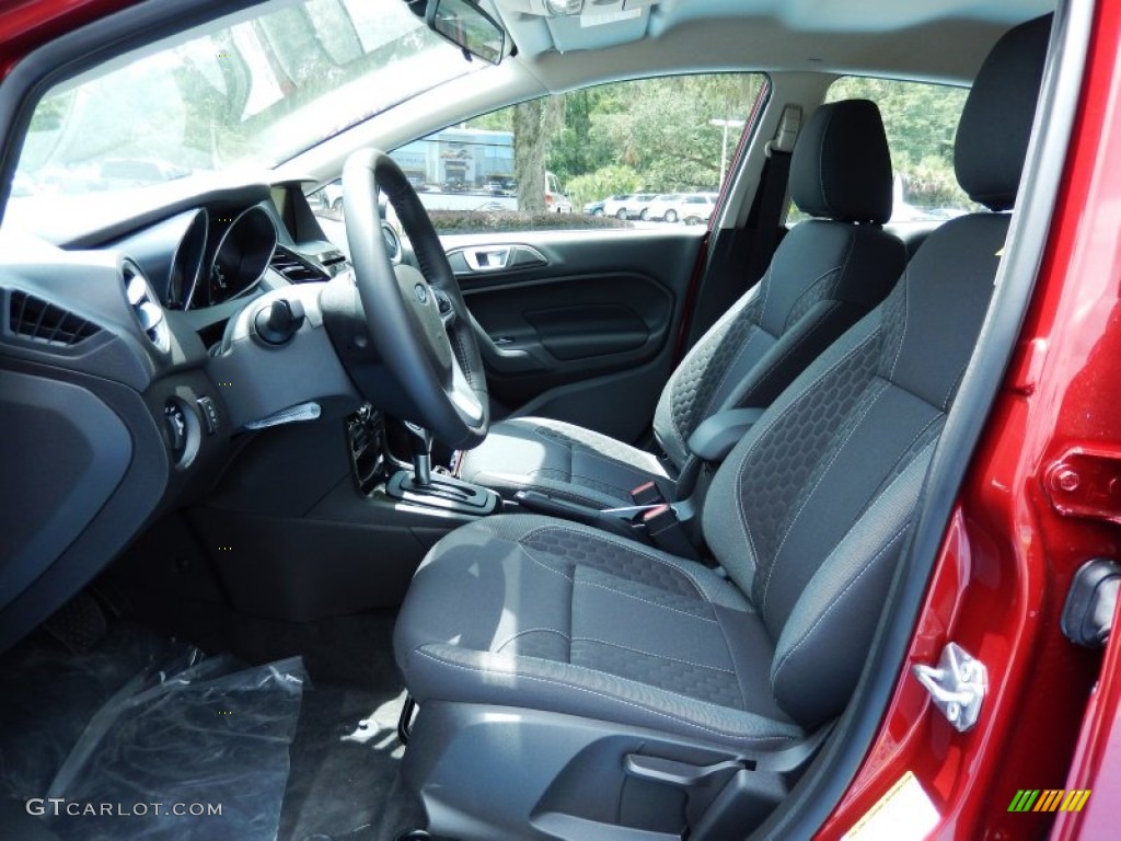2014 Ford Fiesta SE Sedan Front Seat Photo #84173604