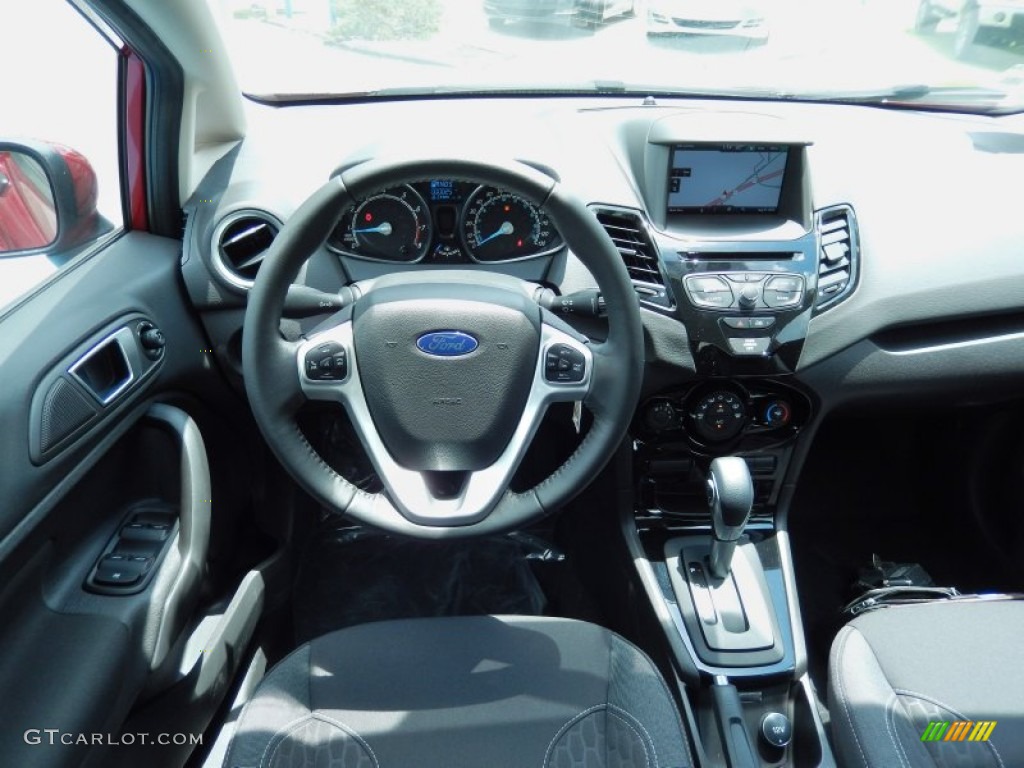 2014 Ford Fiesta SE Sedan Charcoal Black Dashboard Photo #84173649