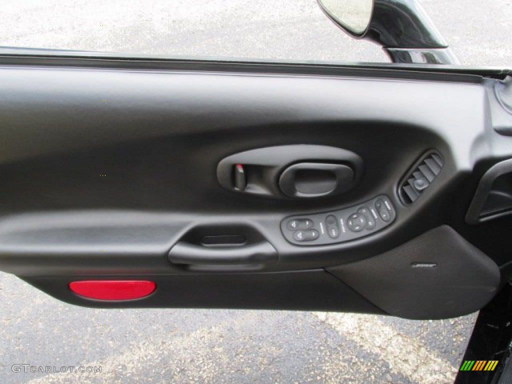 2002 Chevrolet Corvette Convertible Black Door Panel Photo #84173955