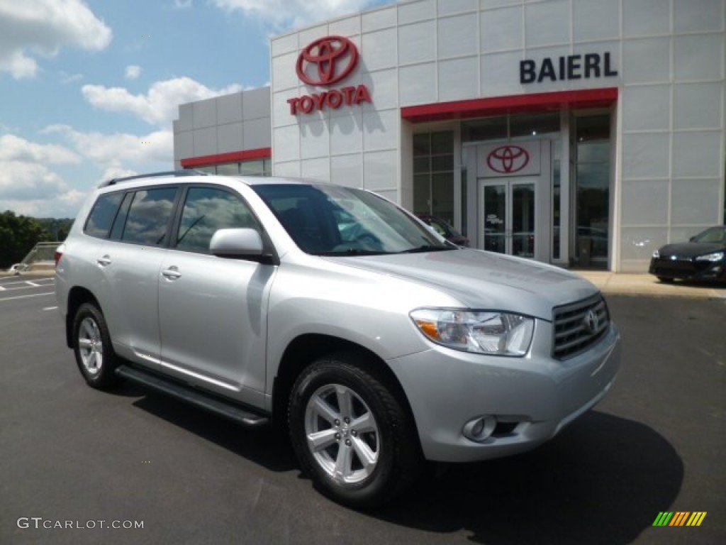 Classic Silver Metallic Toyota Highlander