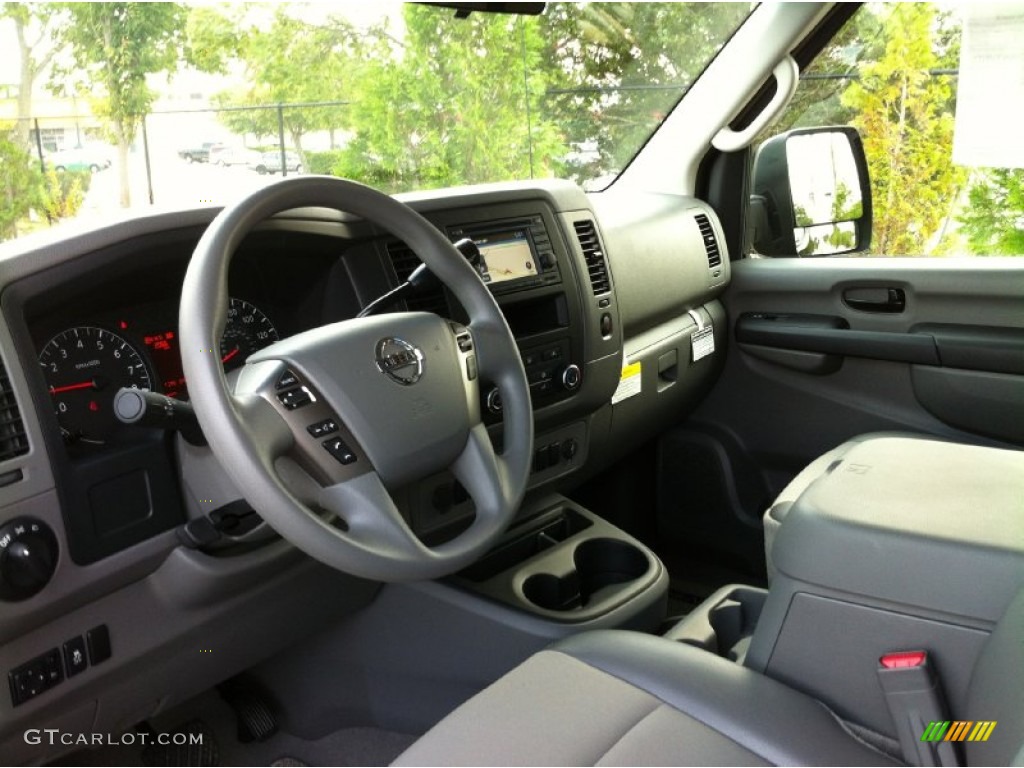 Gray Interior 2013 Nissan NV 3500 HD SV Photo #84175618